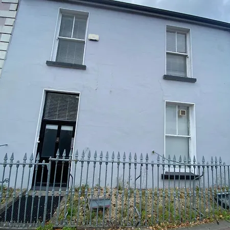 Hostel Town - Budget Double Bedrooms Naas