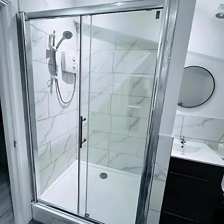 Town - Budget Double Bedrooms Hostel Naas