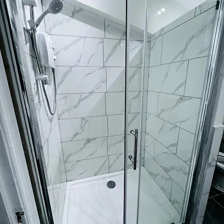 Hostel Town - Budget Double Bedrooms *