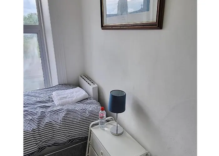 旅馆 Town - Budget Double Bedrooms 纳斯